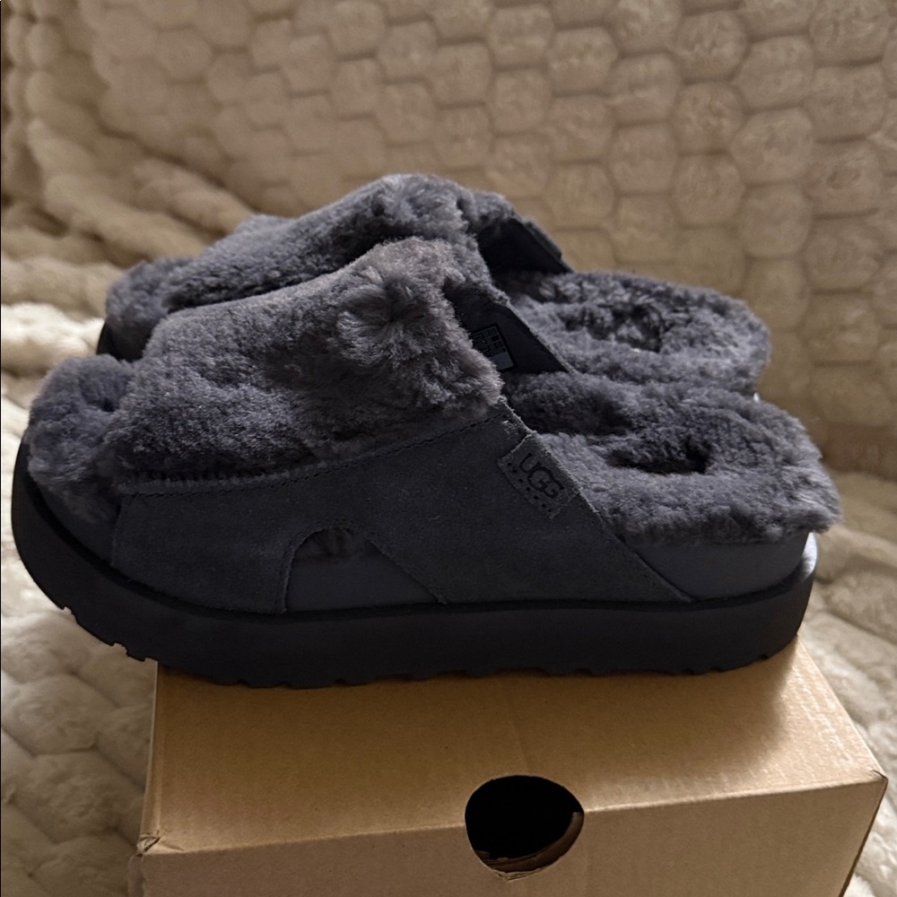 UGG Bayonna Slip-On in grey sz 6 - Picture 3 of 6